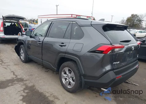 2025 Toyota Rav4 Xle z USA, uszkodzony, nr VIN JTMP1RFV5SJ044866